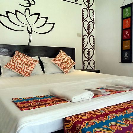 Peace & Love Beach Club Roxas (Palawan) Exterior foto