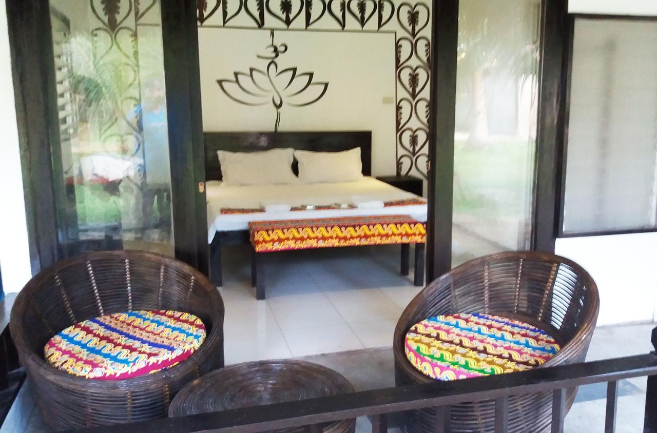 Peace & Love Beach Club Roxas (Palawan) Exterior foto