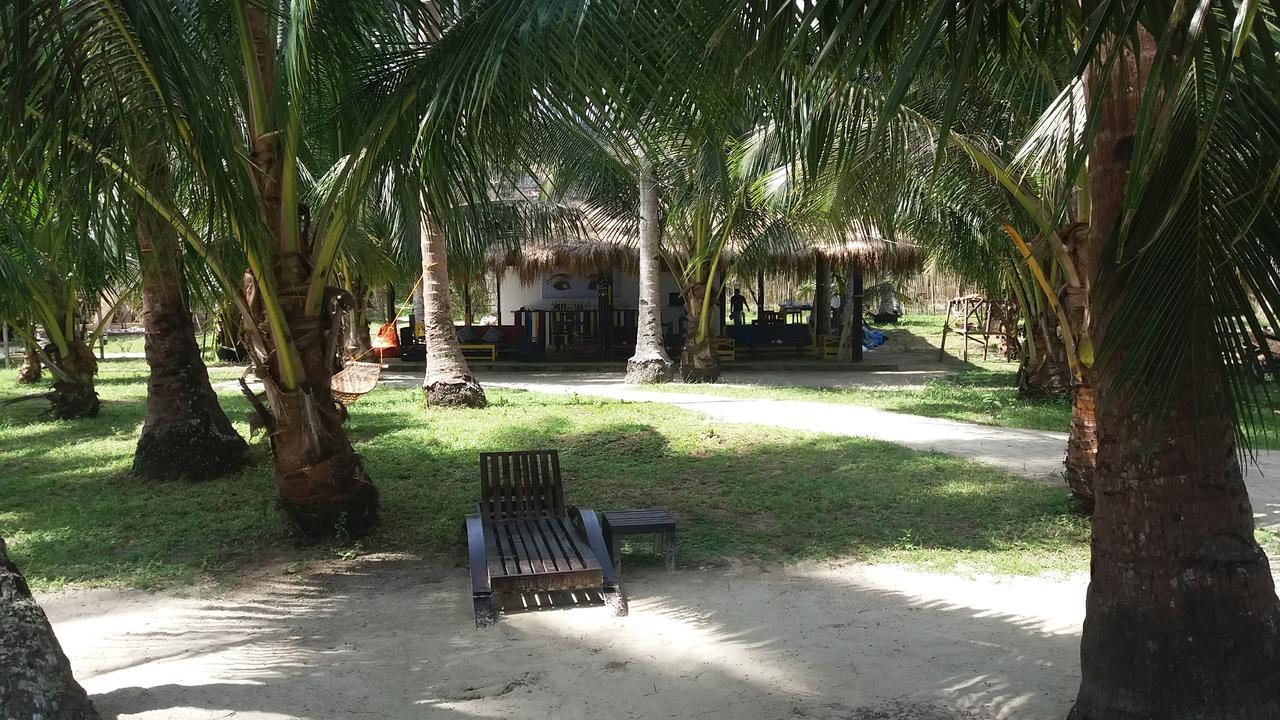 Peace & Love Beach Club Roxas (Palawan) Exterior foto