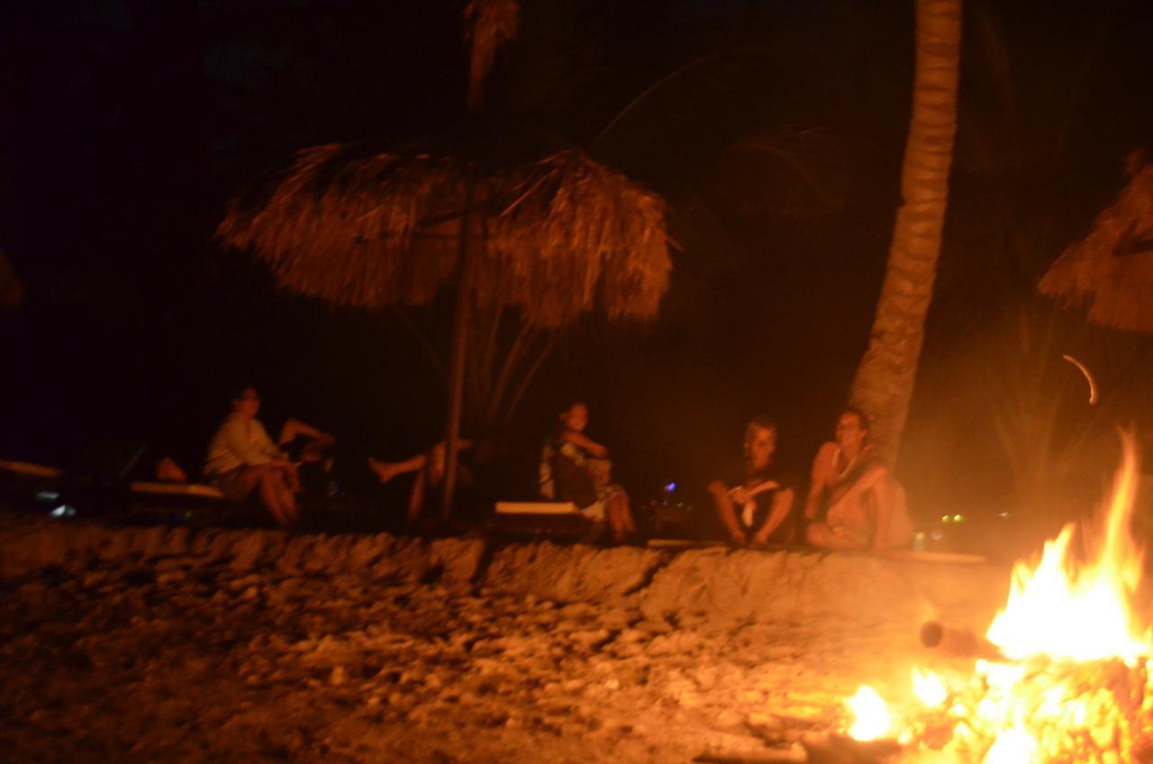 Peace & Love Beach Club Roxas (Palawan) Exterior foto