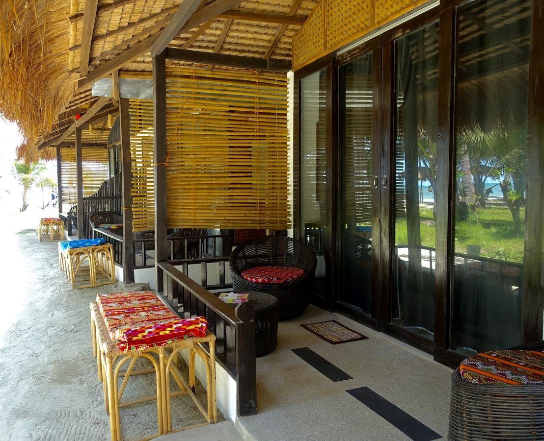 Peace & Love Beach Club Roxas (Palawan) Exterior foto