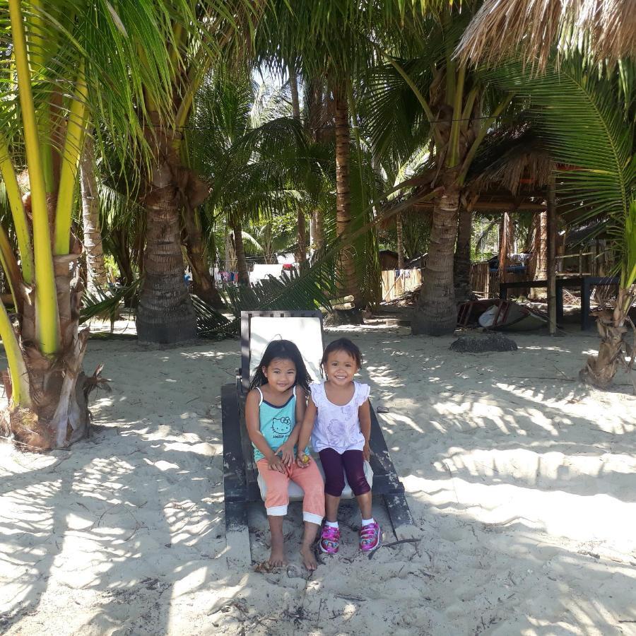 Peace & Love Beach Club Roxas (Palawan) Exterior foto
